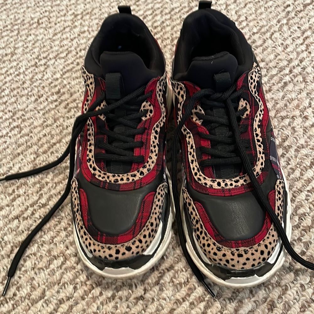 Jessica Simpson sneakers